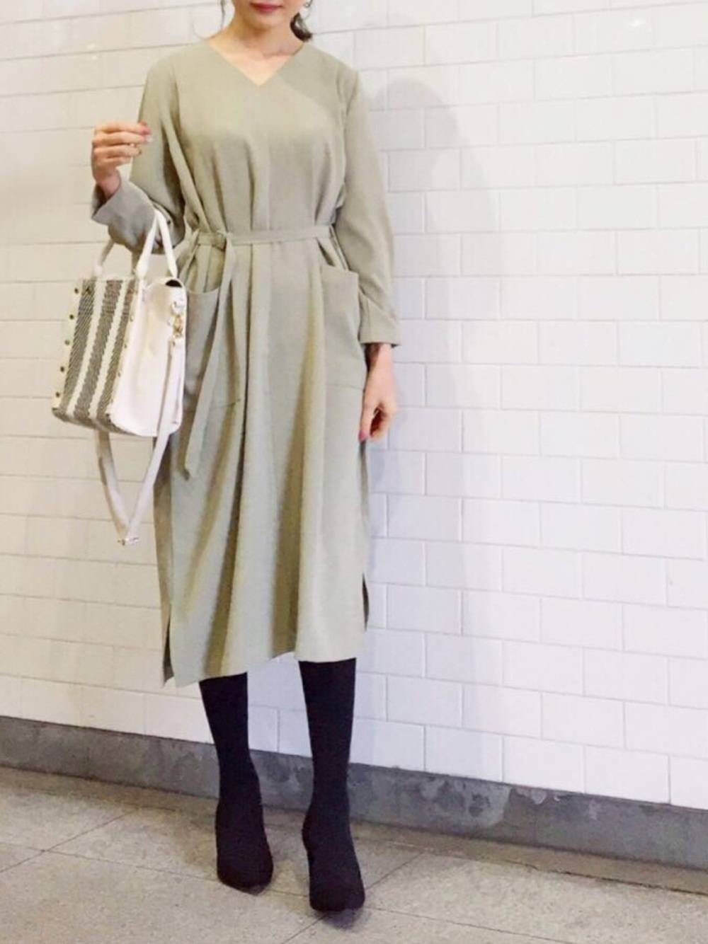 ワンピースで作るオフィスカジュアルコーデ18選 季節 体系別の着こなし 4meee