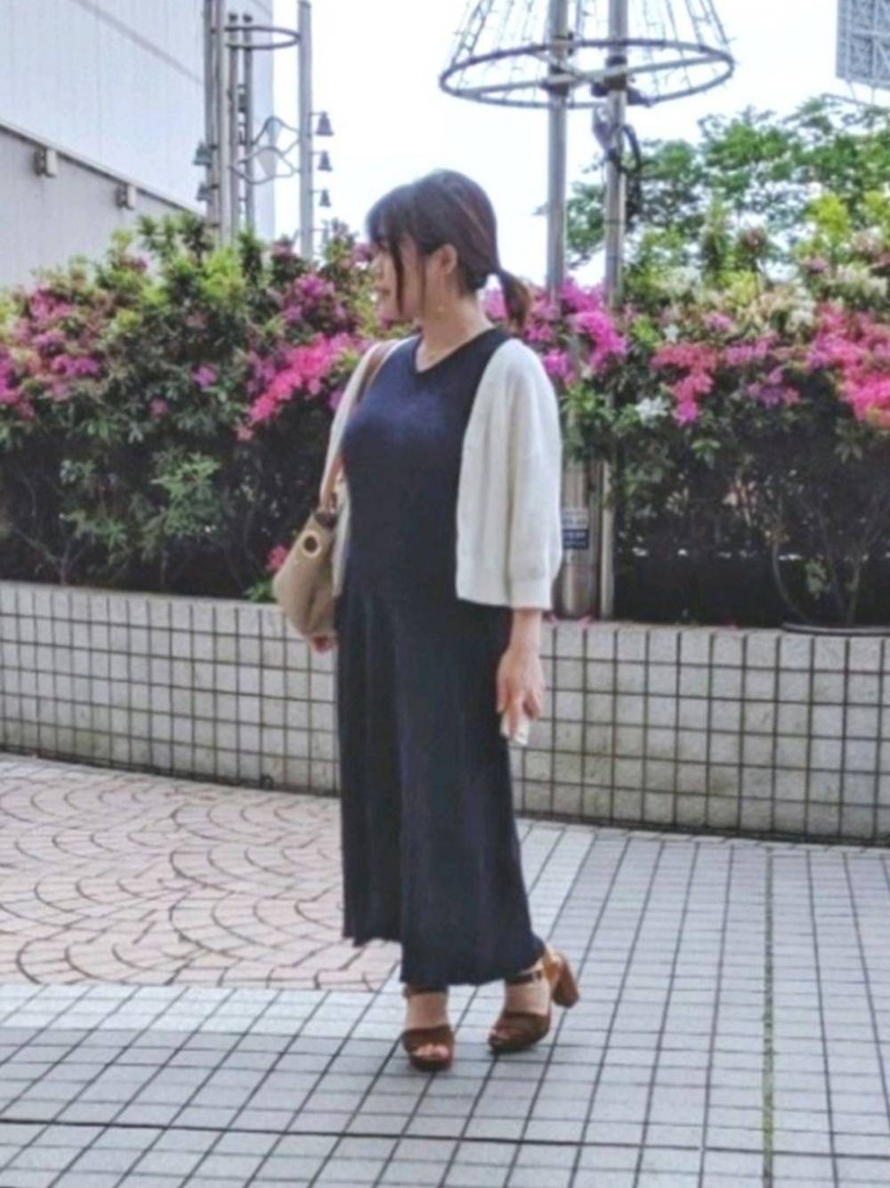 ワンピースで作るオフィスカジュアルコーデ18選 季節 体系別の着こなし 4meee