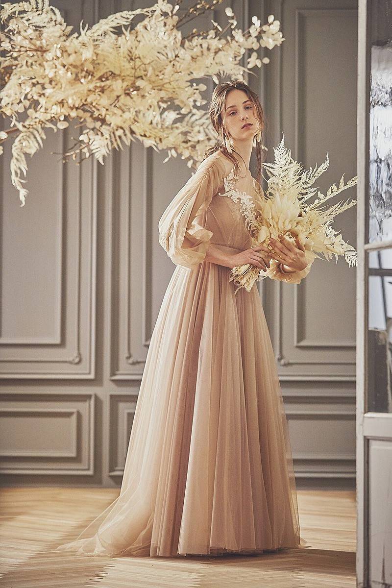 友人に褒められる清楚系ウェディングドレスおすすめ5選 ブラウン編 4meee