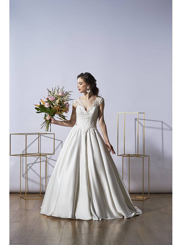 ぽっちゃりさんに似合う純白ウェディングドレス5選 30代におすすめ 4meee