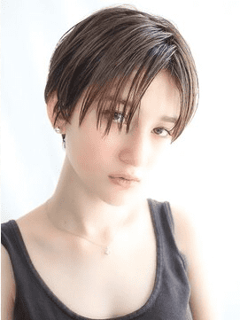 22春 センター分けショートヘアおすすめ5選 丸顔さんに 4meee