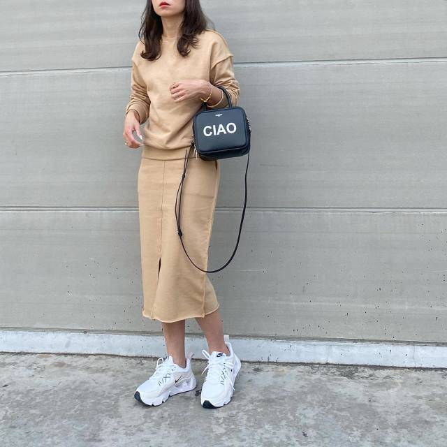 春編 スニーカー で作るいい女風コーデおすすめ5選 30代に 4meee