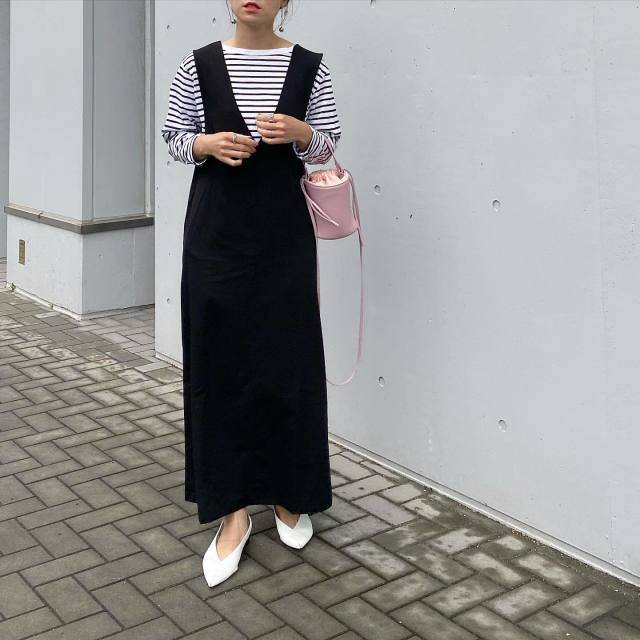 黒ワンピース で作る地味に見えない晩春コーデ5選 大人におすすめ 4meee