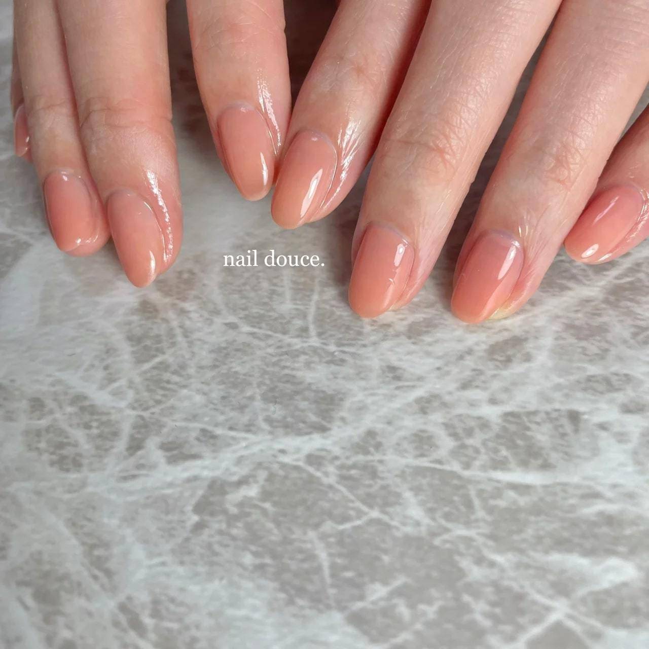 5月編 サーモンピンクのネイルデザインおすすめ5選 大人可愛い 4meee