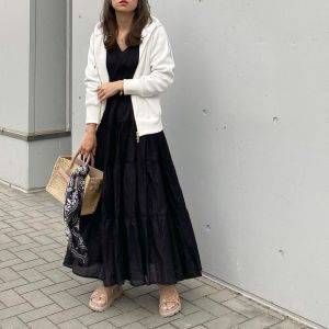 「パーカー」がただただ有能。いい女に学ぶきれいめコーデ〜梅雨編〜
