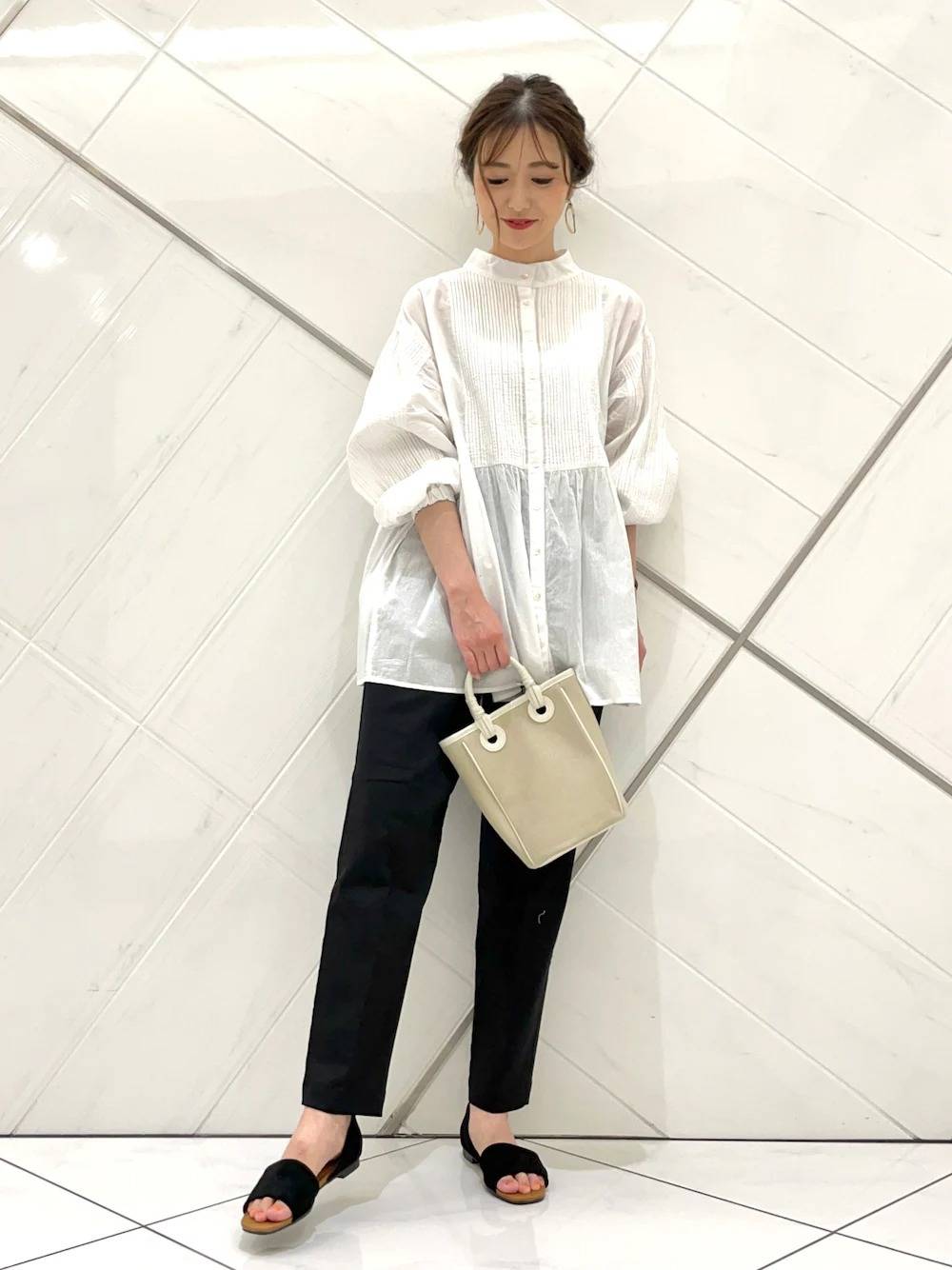 黒パンツ使用 大人の夏コーデ5選 やっぱりモノトーンがおすすめ 4meee 黒パンツ使用 大人の夏コーデ5選 やっぱりモノトーンがおすすめ 4meee