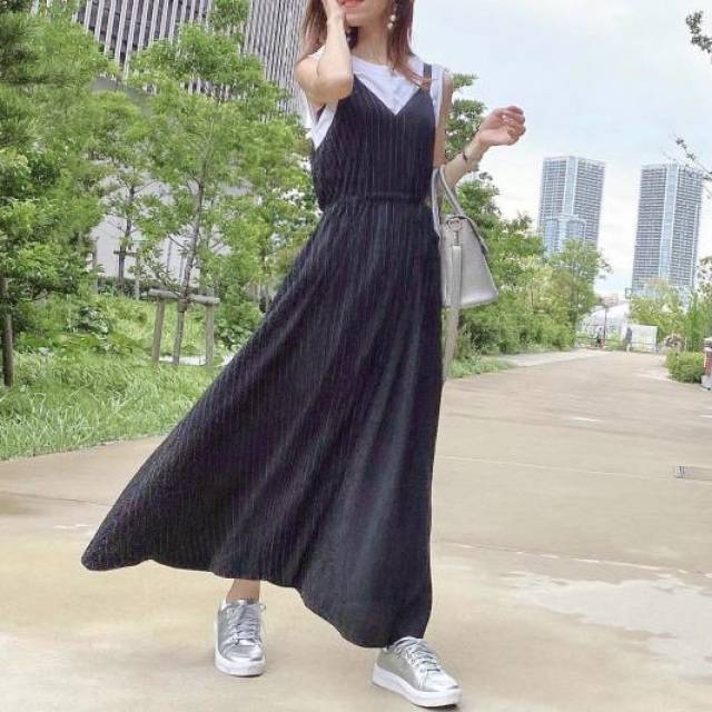 スニーカー を使った色気が増す夏コーデおすすめ5選 デートにも 4meee
