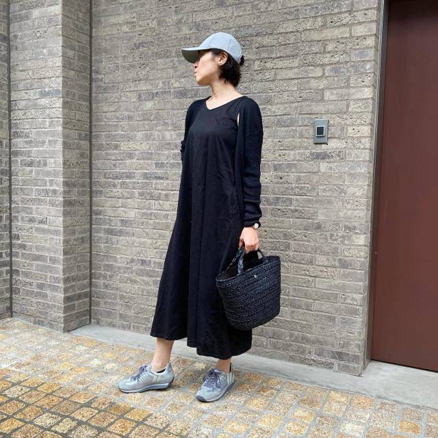 Uniqlo黒ワンピース 痩せて見える秋コーデ 本気のおすすめ5選 4meee