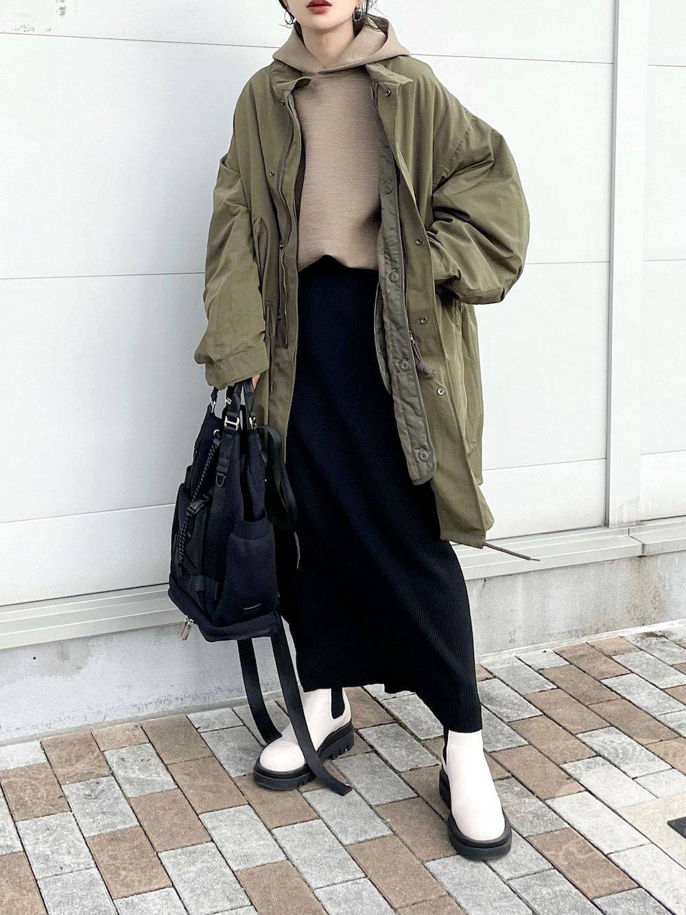 スカートコーデの女性