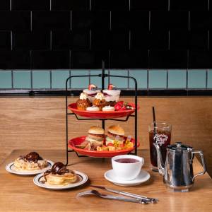 パンケーキやバーガーも♪DIESELのカフェからアフタヌーンティーセットが登場
