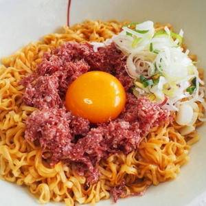 お酒が止まらないよ……。「チキンラーメン」で作る瞬殺おつまみレシピ