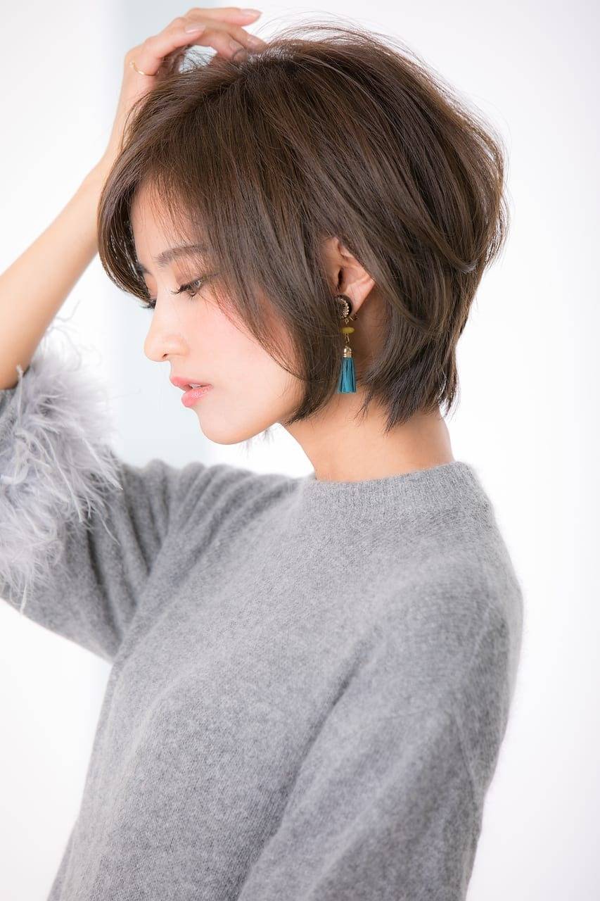 サイド長めの大人ショート