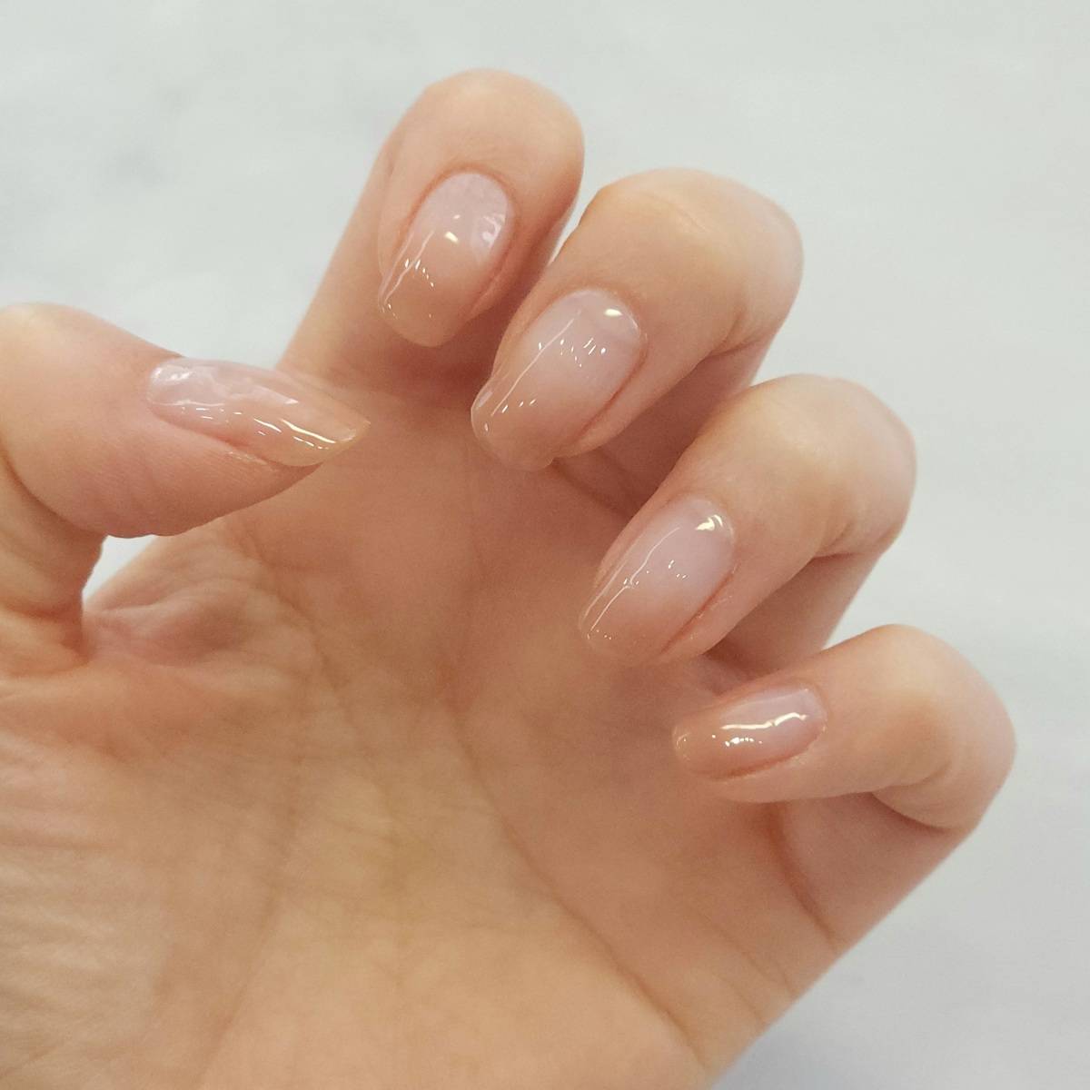 ベージュカラーを使った簡単グラデーションネイル
