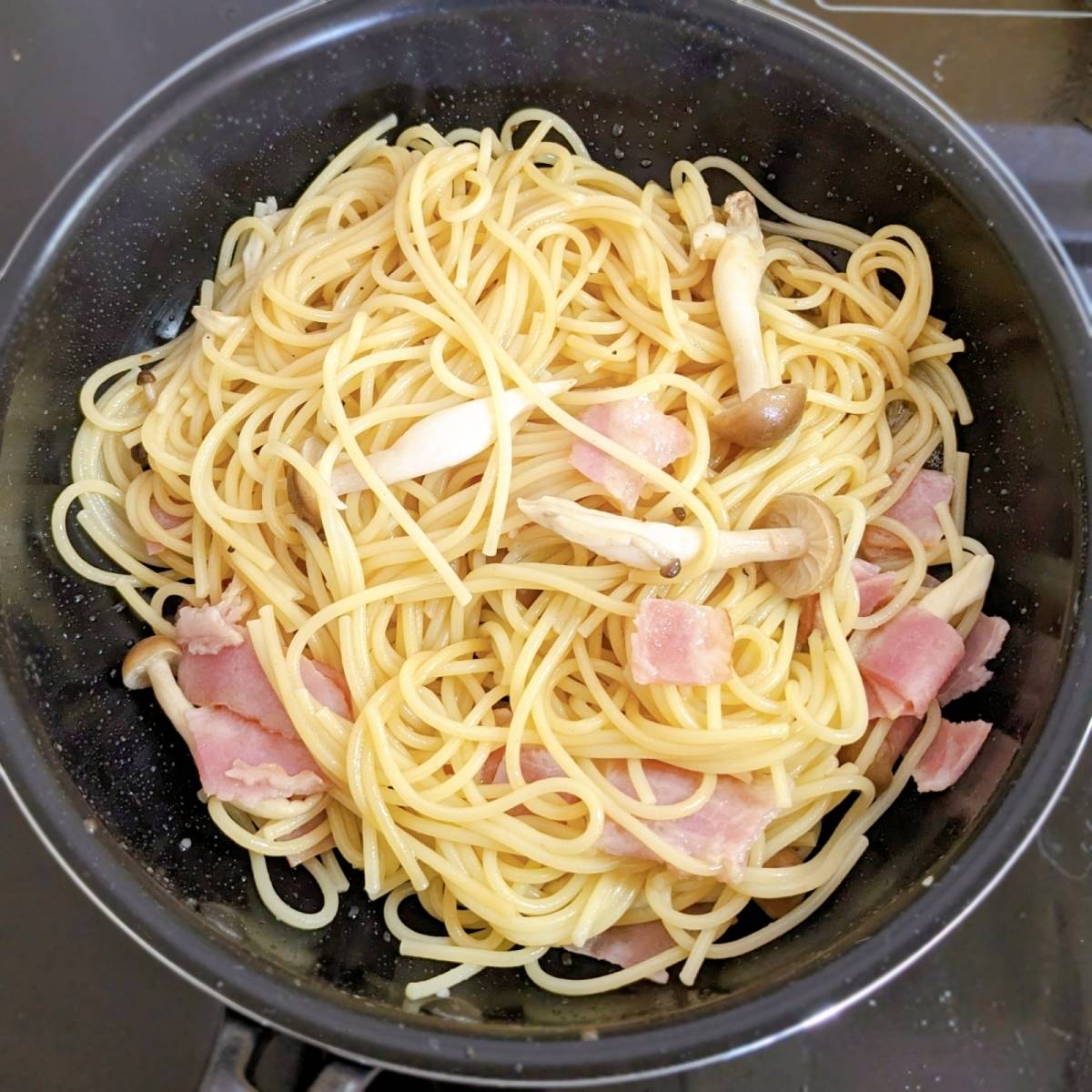 日清製粉ウェルナ公式の「ワンパン！きのことベーコンの和風パスタ」のレシピ