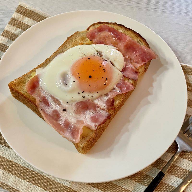 パスコ公式の「ベーコンエッグトースト」のレシピ