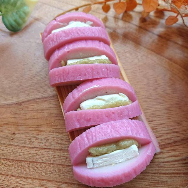 ３分で簡単♪かまぼこのわさびクリームチーズ挟み
