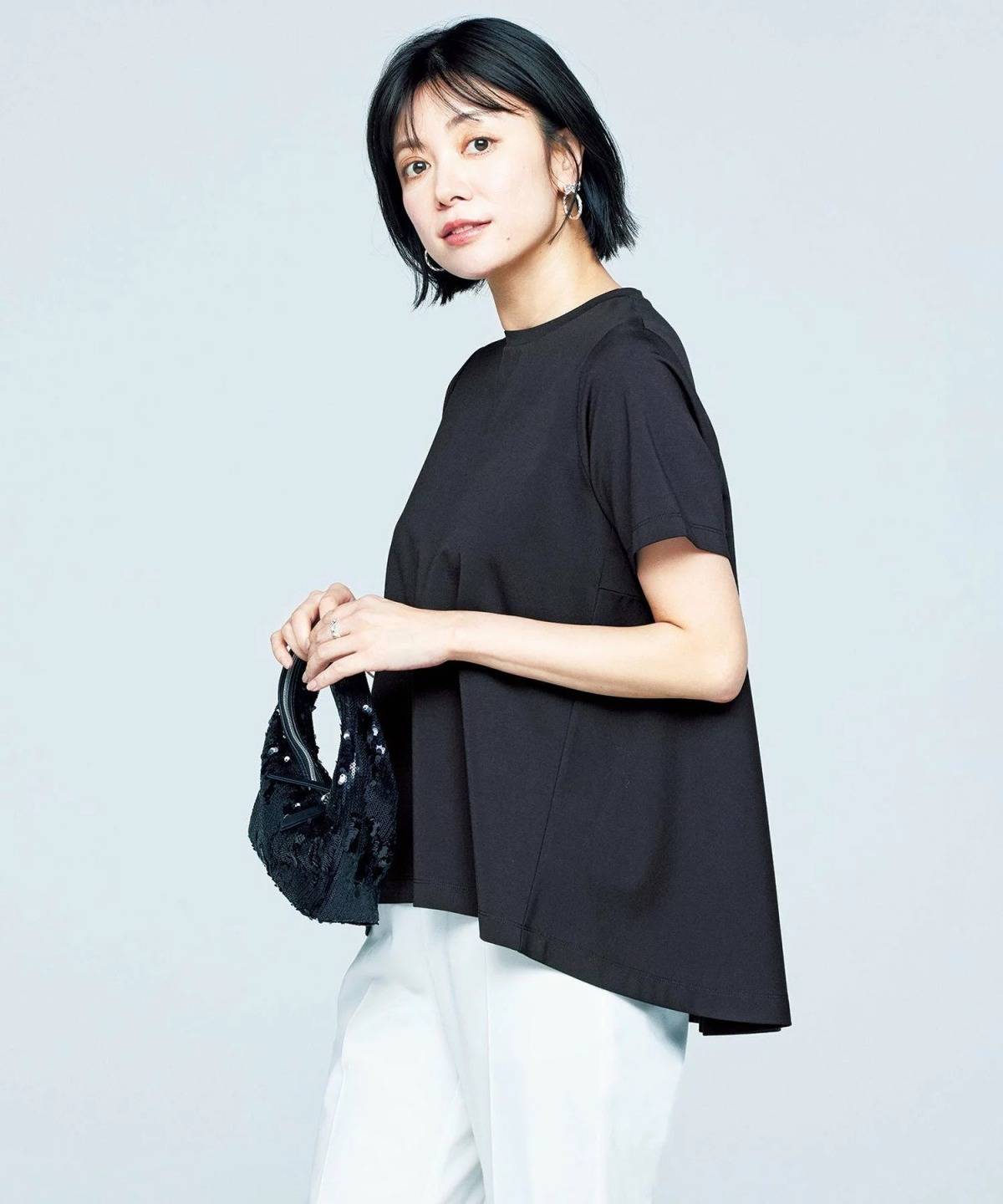 UNFILO BEAUTY FORM-T バックフレアTシャツ