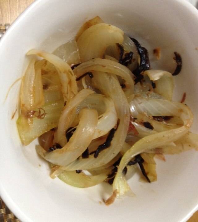 5分で★レンチン玉ねぎの塩昆布和え