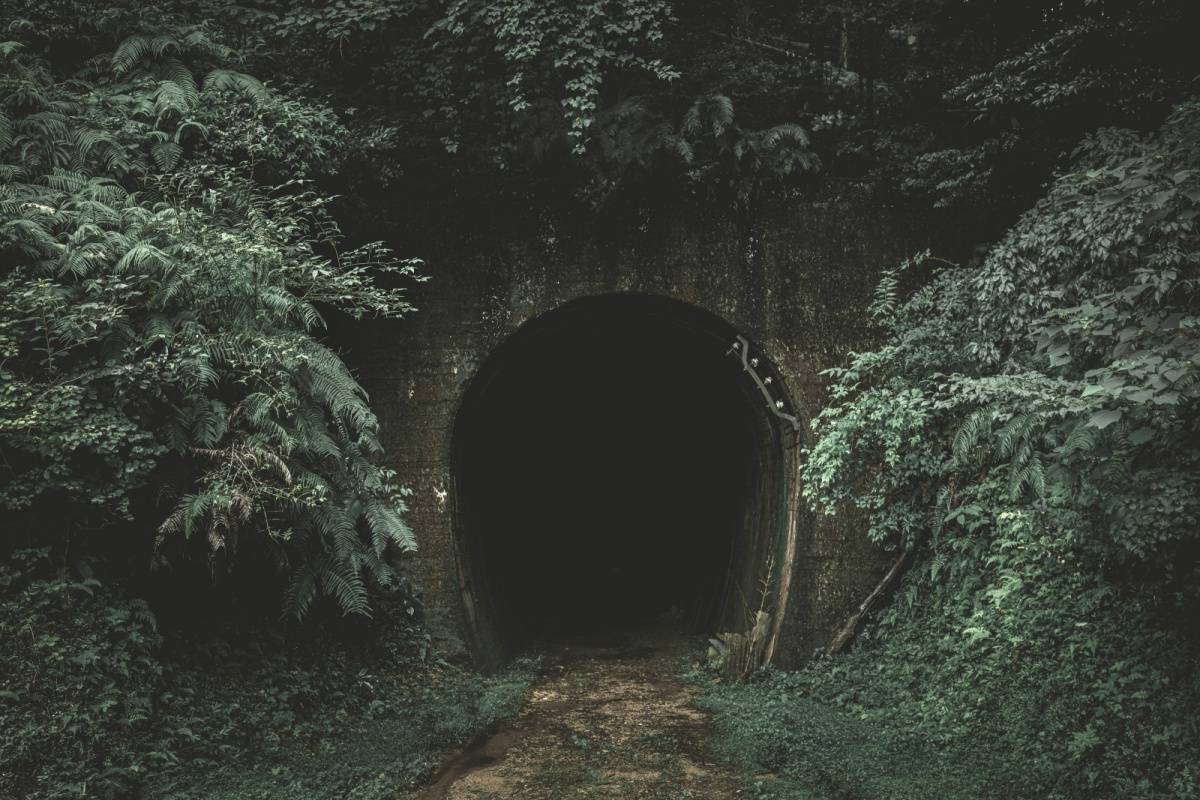 トンネル