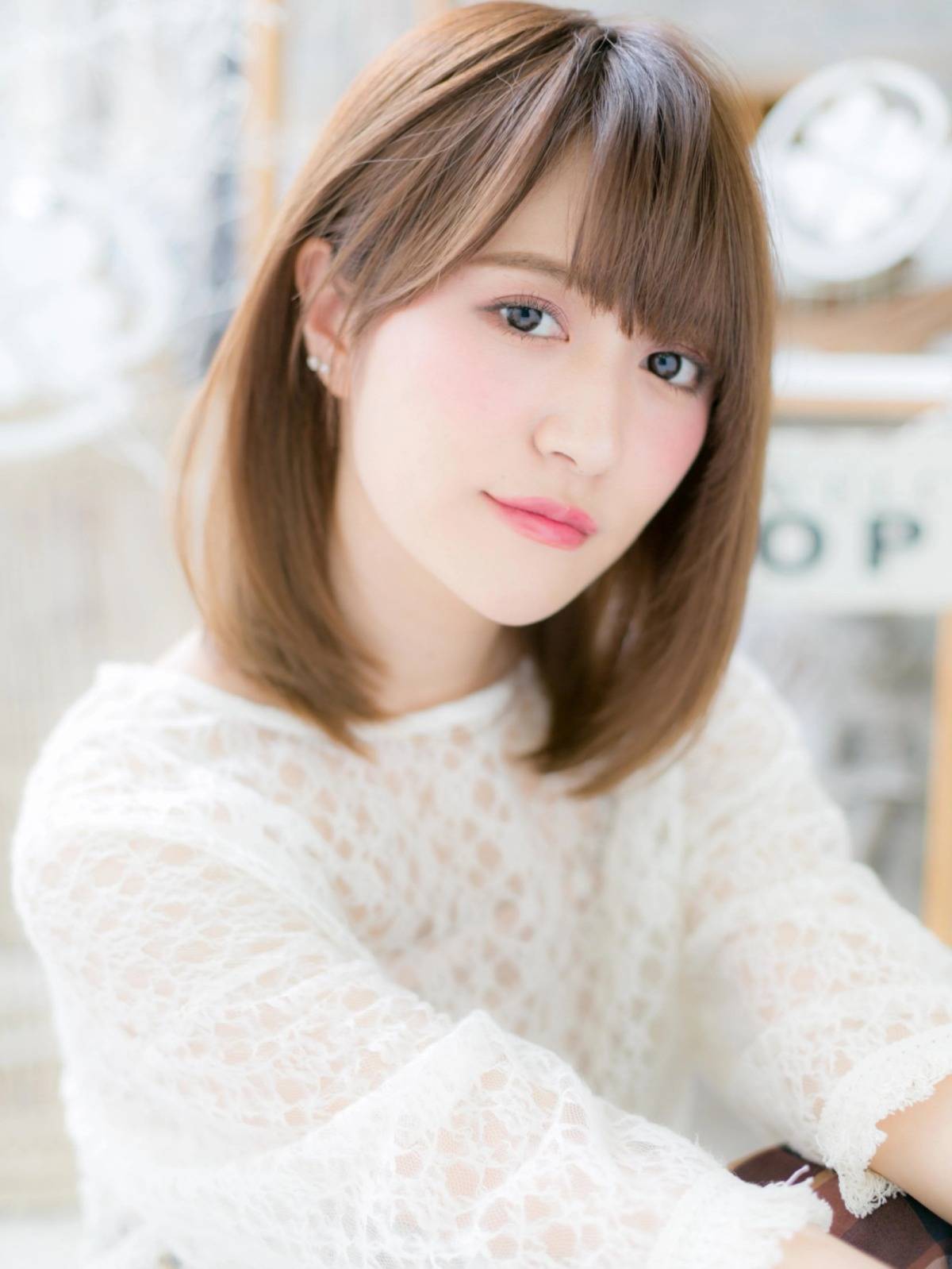 ストレートのシンプルボブ