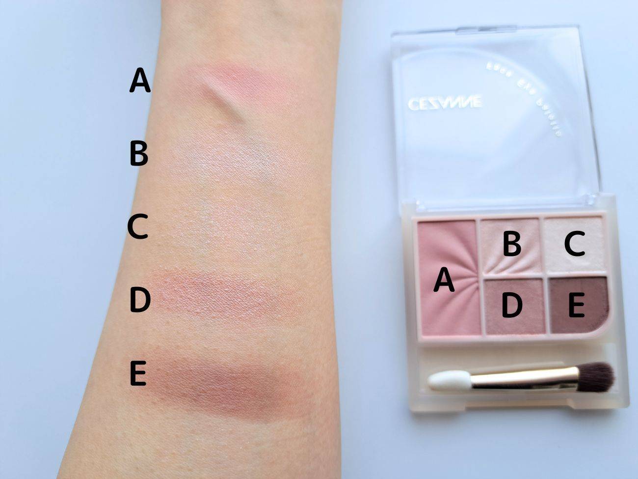 セザンヌ フェイスアイパレット  02 クラッシーピンク手元スウォッチ