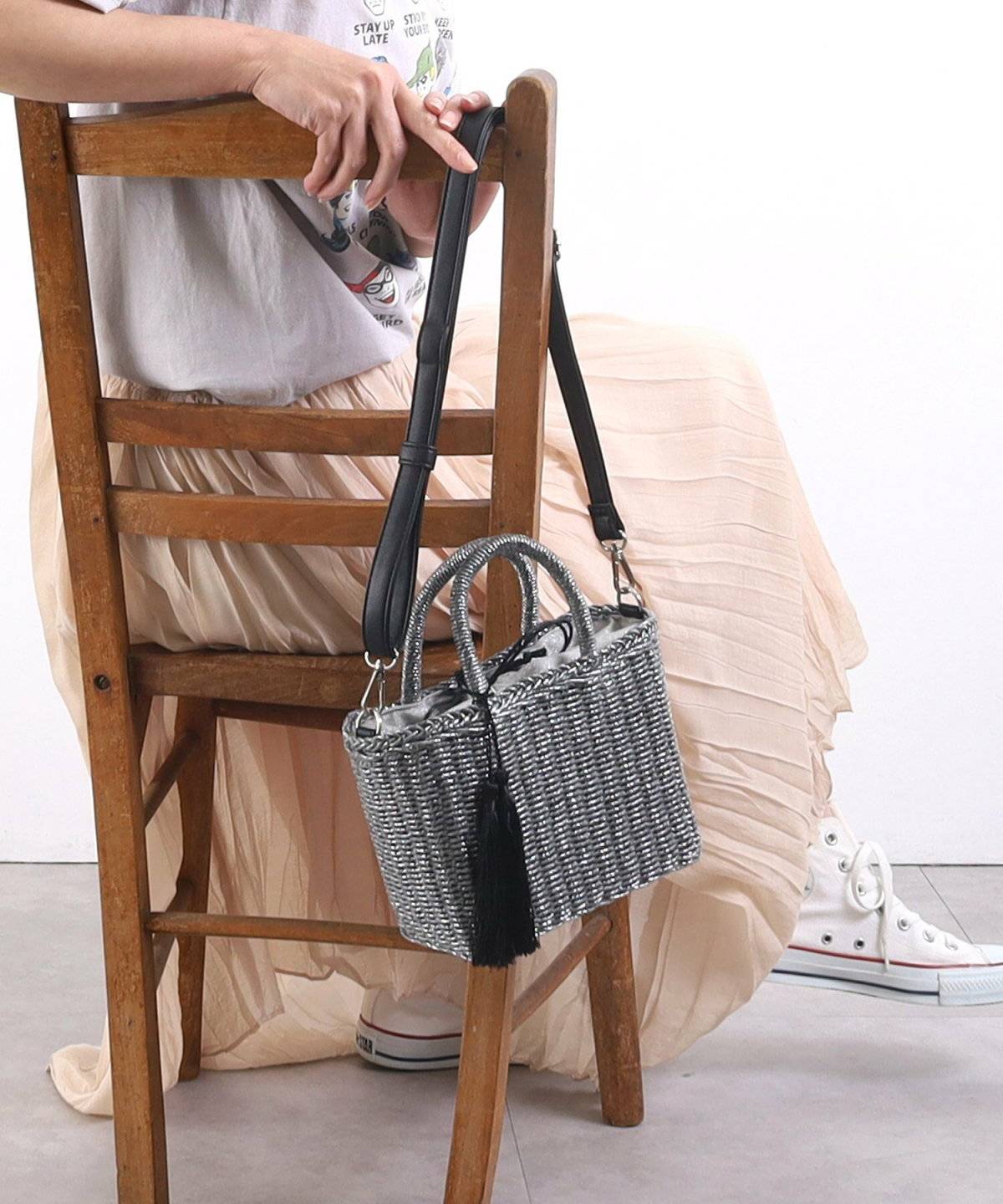 POU DOU DOU(プードゥードゥー) タッセル付メタリックフィルムミニ2WAYカゴバッグ