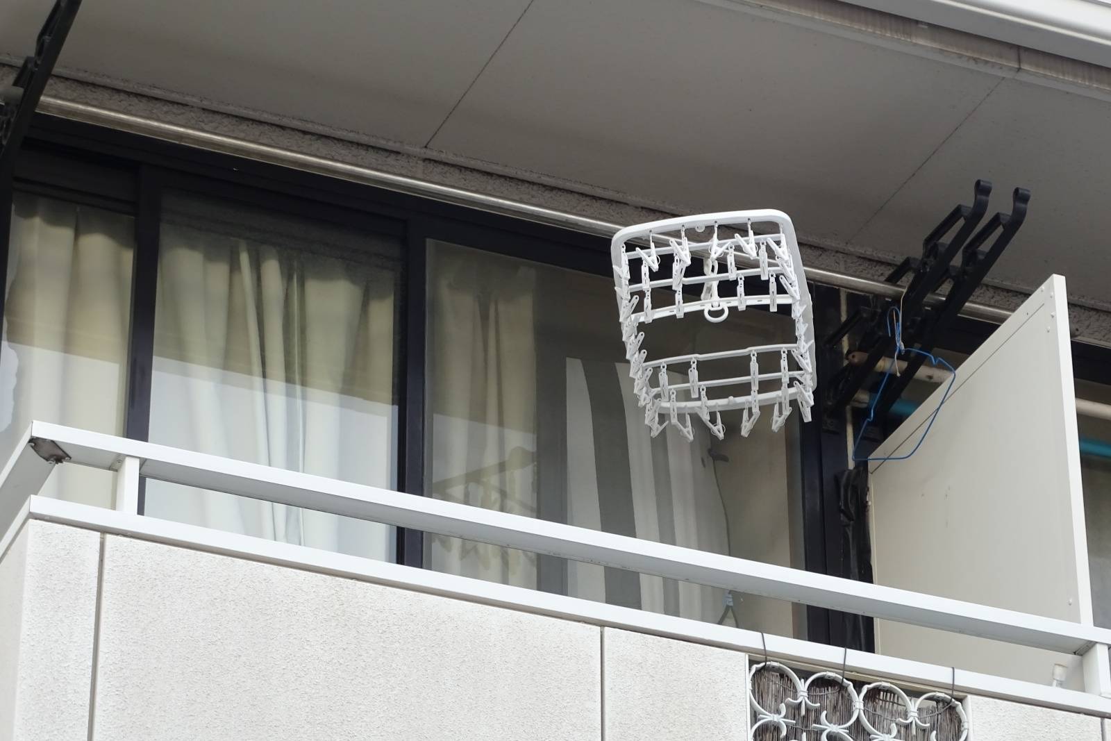 バルコニー　勝負運　下がる　洗濯ばさみ