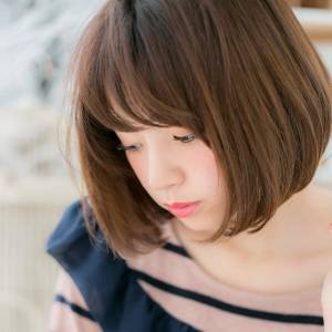  まとまり感前下がりボブ 