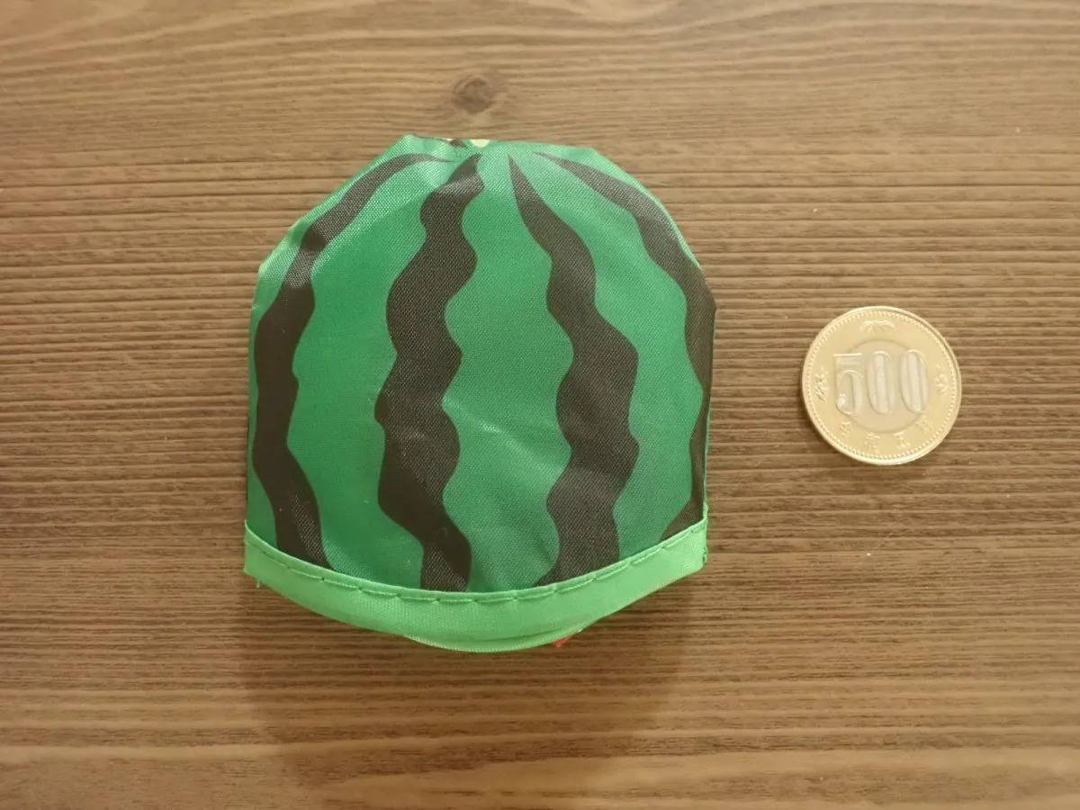 DAISO(ダイソー)：折りたたみうちわ(すいか)