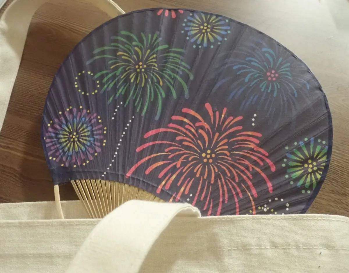 DAISO(ダイソー)：うちわ(花火)