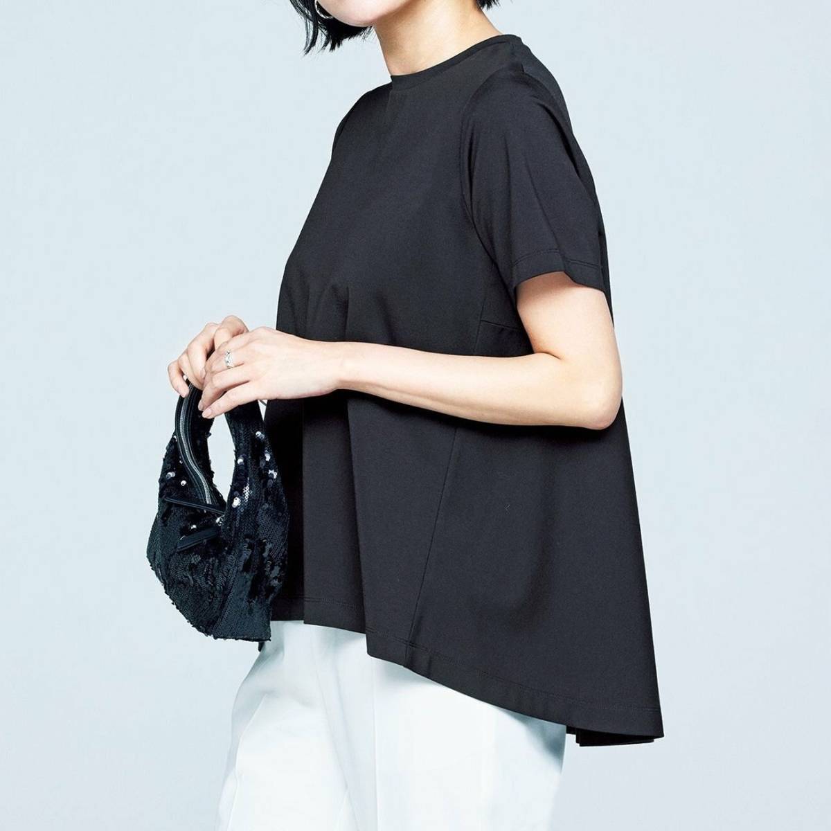 UNFILO BEAUTY FORM-T バックフレアTシャツ