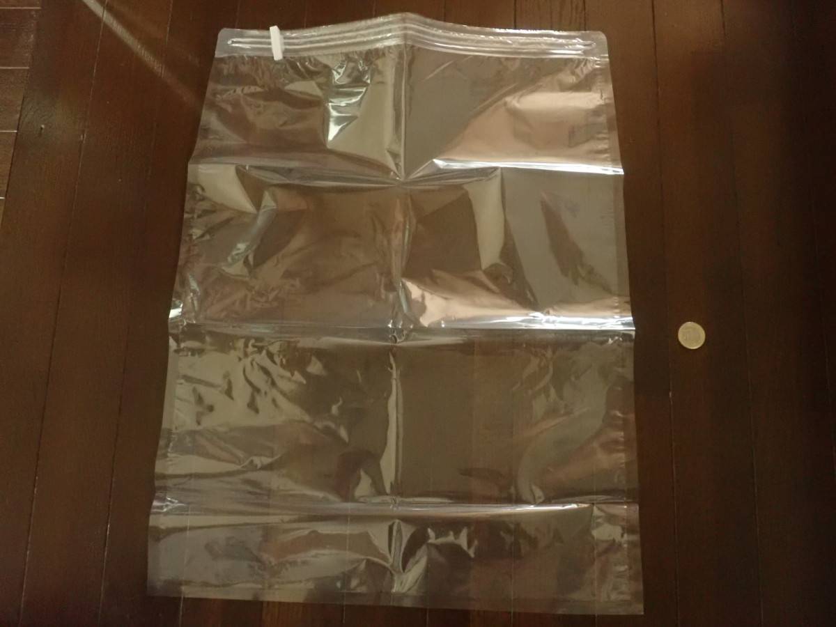 ダイソーのトラベル圧縮バッグ(45cm×60cm、2個)