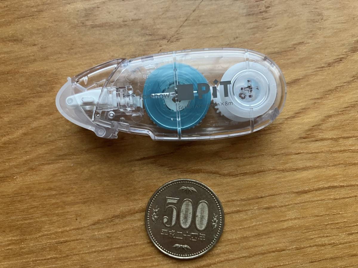 ダイソーのトンボ ピット テープ糊 たっぷり強力