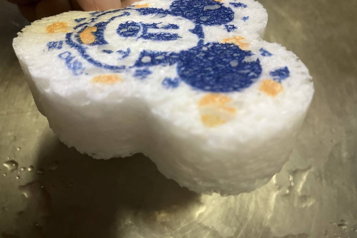 ダイソーのセルロース圧縮スポンジ(ミッキーマウス)FW