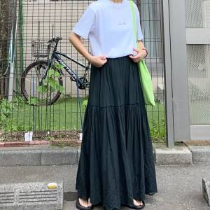 【2025年7月】持ってる人、すぐマネして！垢抜ける夏の黒スカートコーデ5選