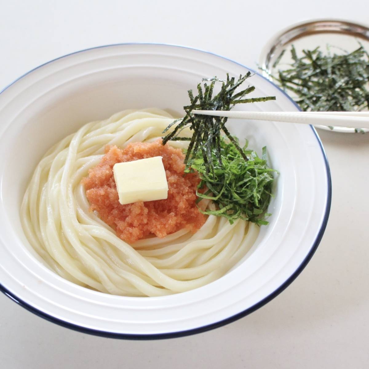 テーブルマーク公式の「しそ明太バターうどん」のレシピ