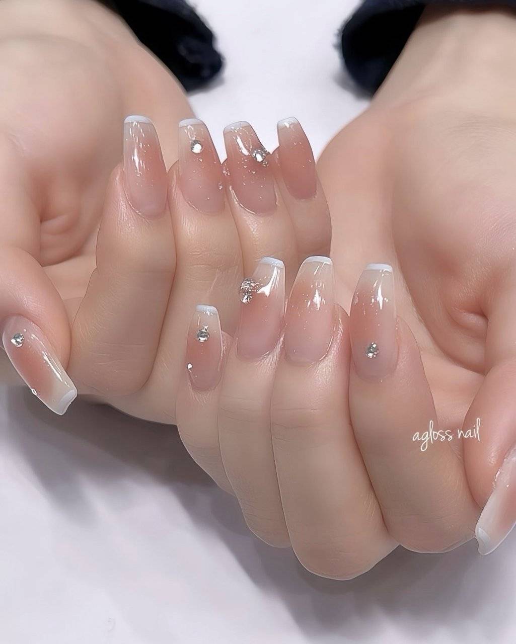 くすみベージュネイル