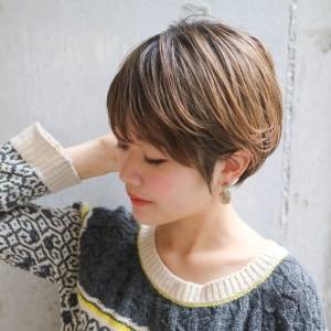  耳掛け丸みショート 