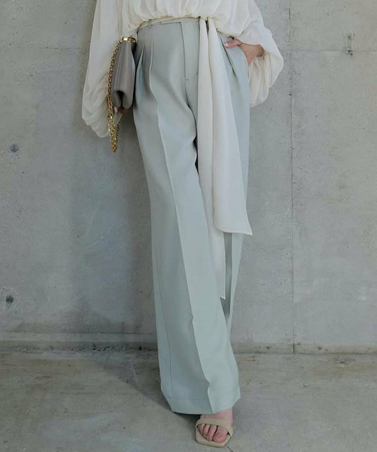 anuans(アニュアンス) ツータックワイドパンツ