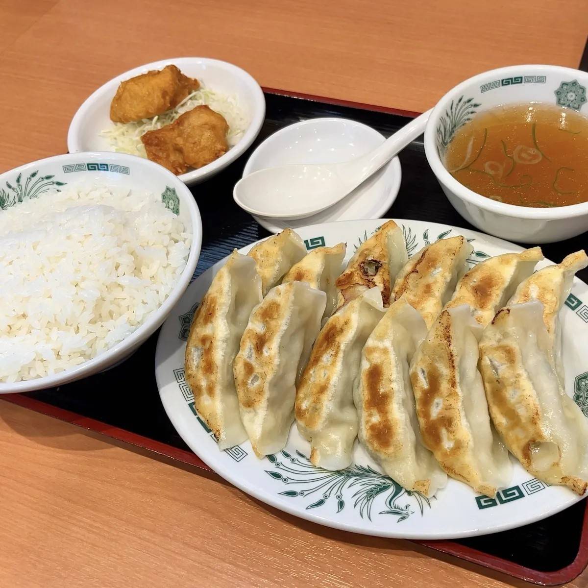 日高屋の「W餃子定食(唐揚げ2個)」