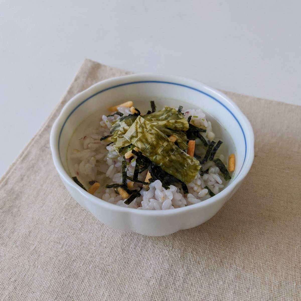 永谷園公式の「とろろ昆布茶づけ 〜めざまし茶づけ〜」のレシピ