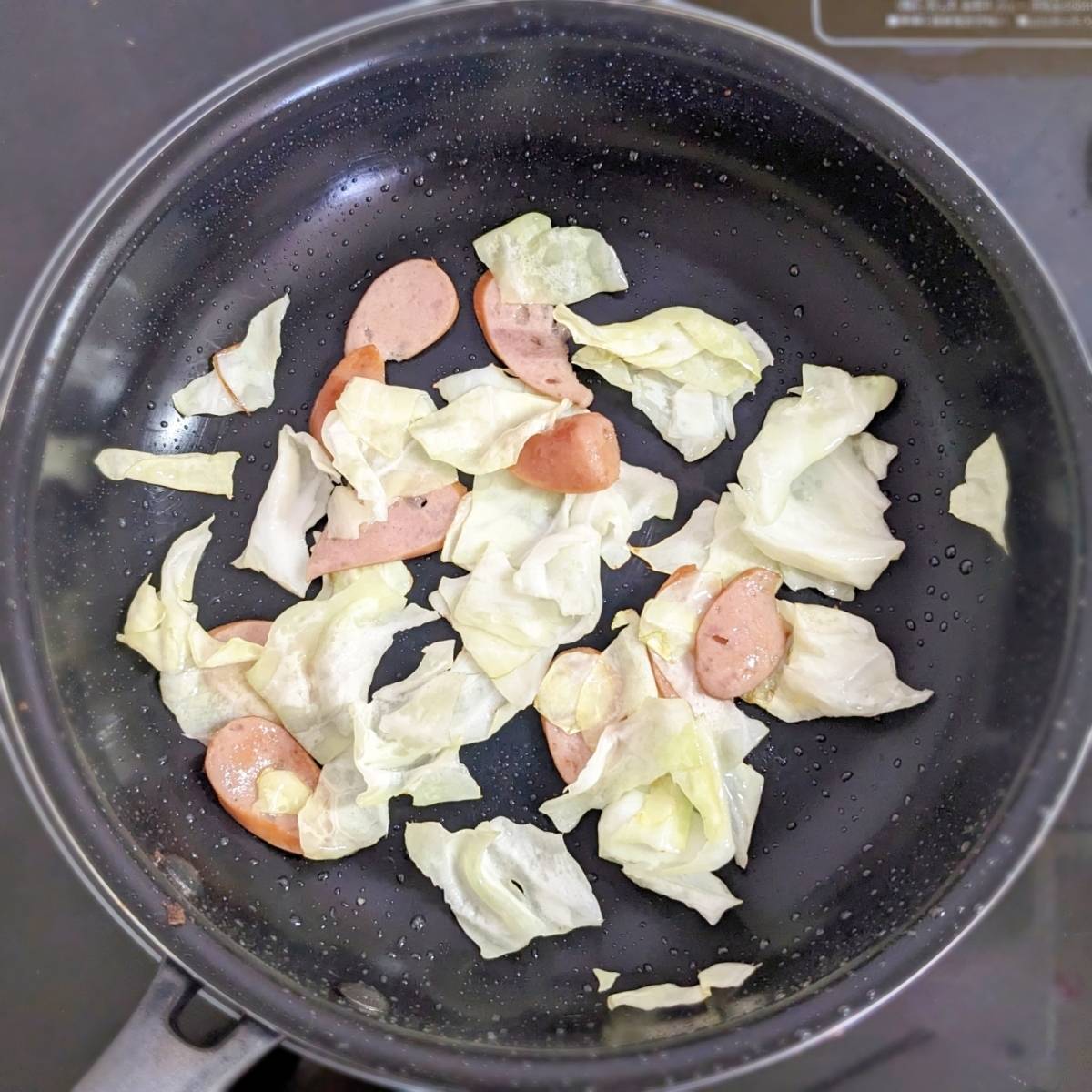 マルちゃん公式の「焼キャベツのバターソース焼そば」のレシピ