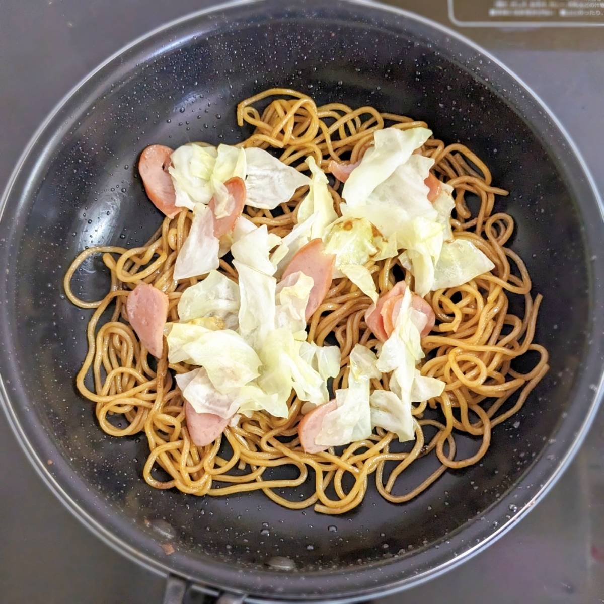 マルちゃん公式の「焼キャベツのバターソース焼そば」のレシピ