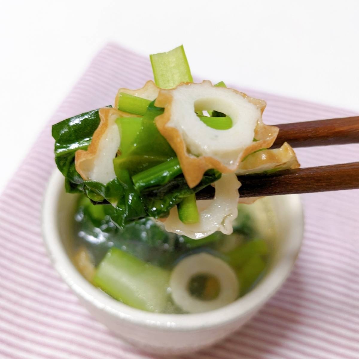 JAグループ公式の「小松菜とちくわのお味噌汁」のレシピ