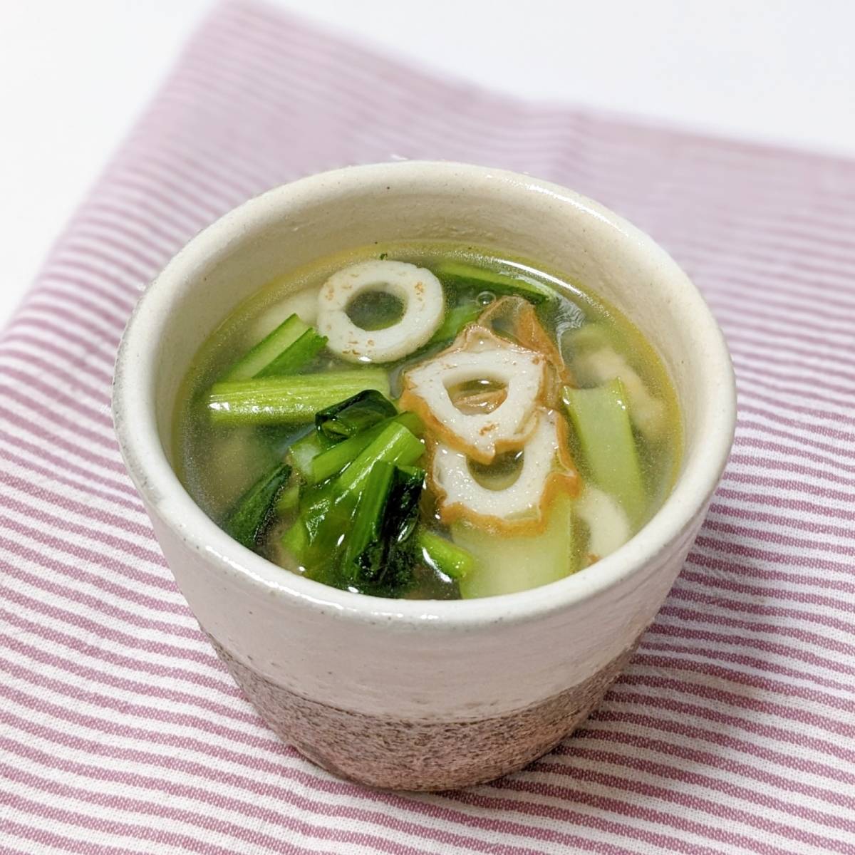 JAグループ公式の「小松菜とちくわのお味噌汁」のレシピ