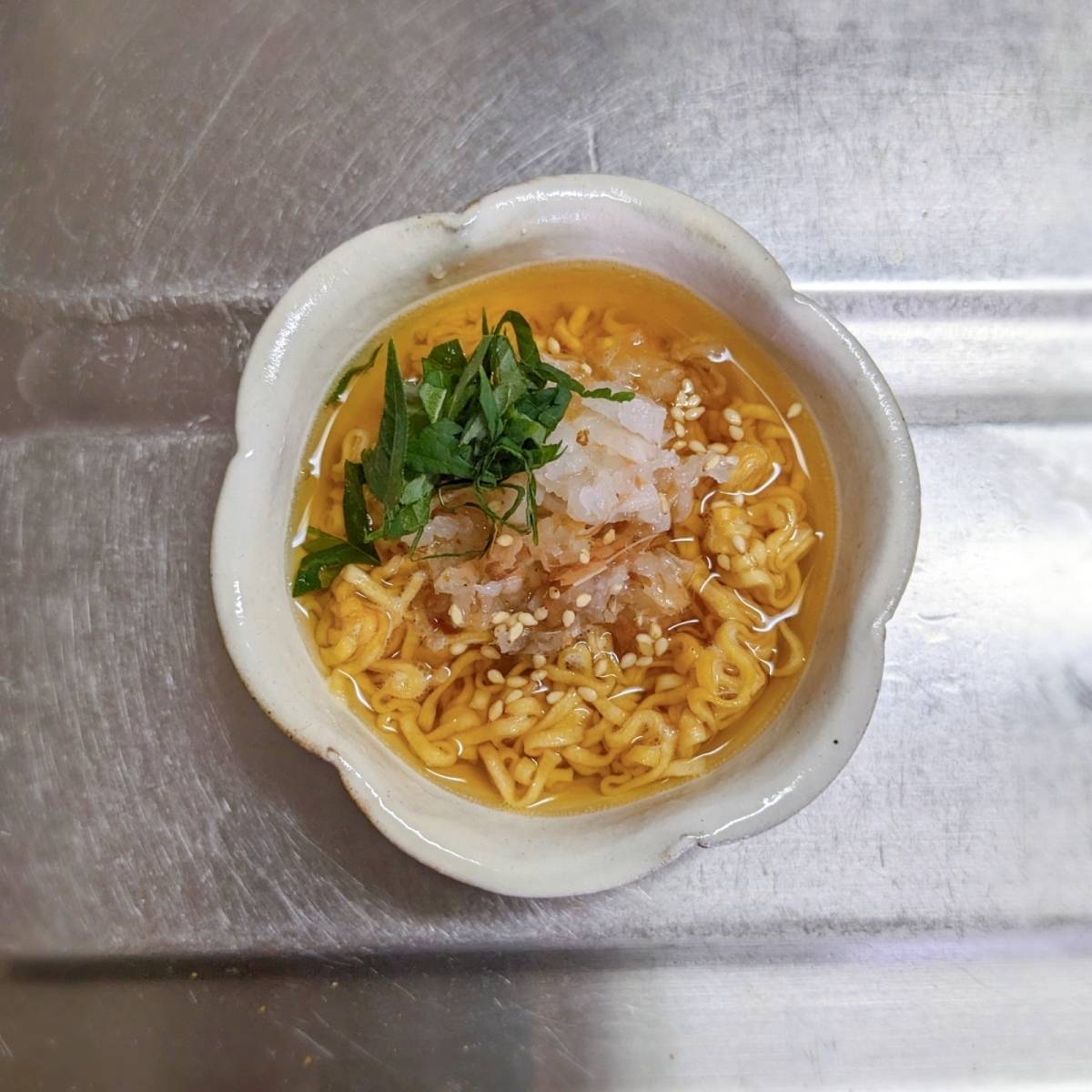 チキンラーメン公式の「おかか梅おろし」のレシピ