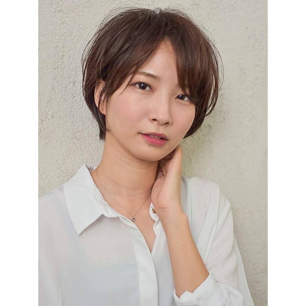 たっぷりレイヤーの軽やかショート