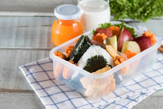 お花見デートに作って好感度UPを狙え♡彼が喜ぶお弁当レシピ５つ