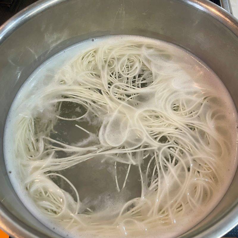 揖保乃糸公式の「梅しその豚しゃぶそうめん」のレシピ
