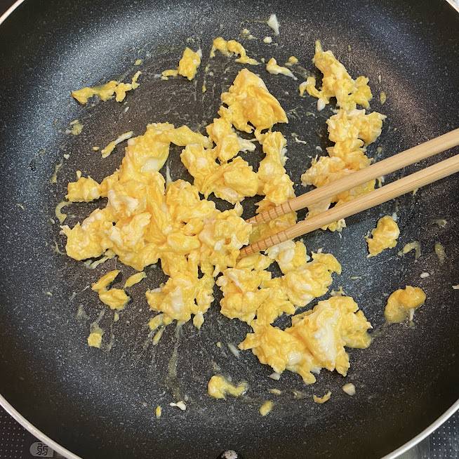 サッポロ一番公式の「サッポロ一番塩らーめん味の！チャーハン」のレシピ